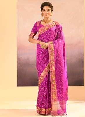 Magenta pink embroidered raw silk saree set 1