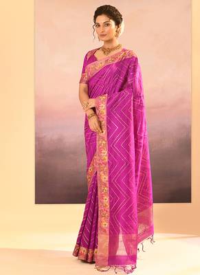 Magenta pink embroidered raw silk saree set 2