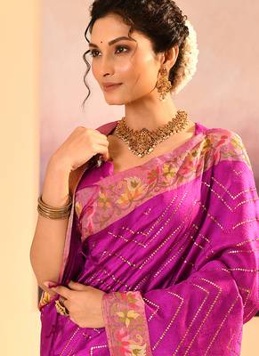 Magenta pink embroidered raw silk saree set 4
