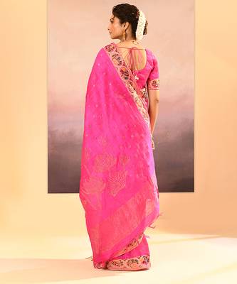 Hot pink printed raw silk saree set 4