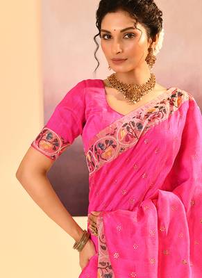 Hot pink printed raw silk saree set 5