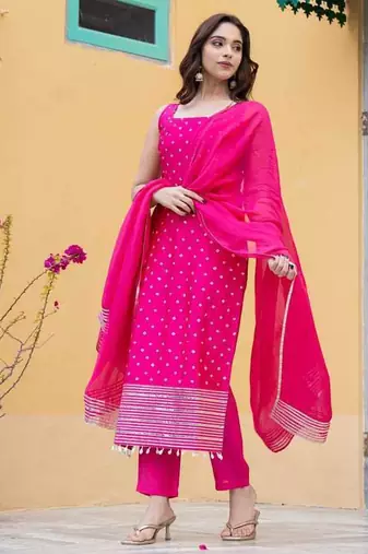 Pink bandhej silk ethnic kurta set with dupatta