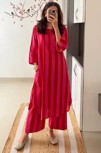 Red stripes print pure cotton casual kurta set for women