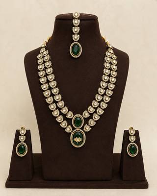 Double Layer Green Kundan Bridal Necklace earring maangtikka Jewellery Set 4