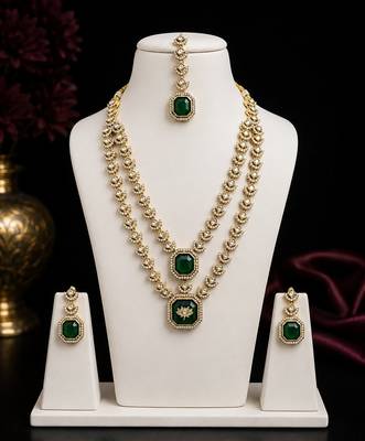 Double Layer Green Kundan Bridal Necklace earring maangtikka Jewellery Set for wedding festival  1