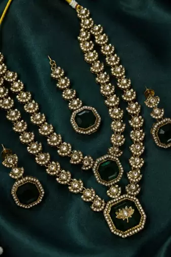 Double Layer Green Kundan Bridal Necklace earring maangtikka Jewellery Set for wedding festival 