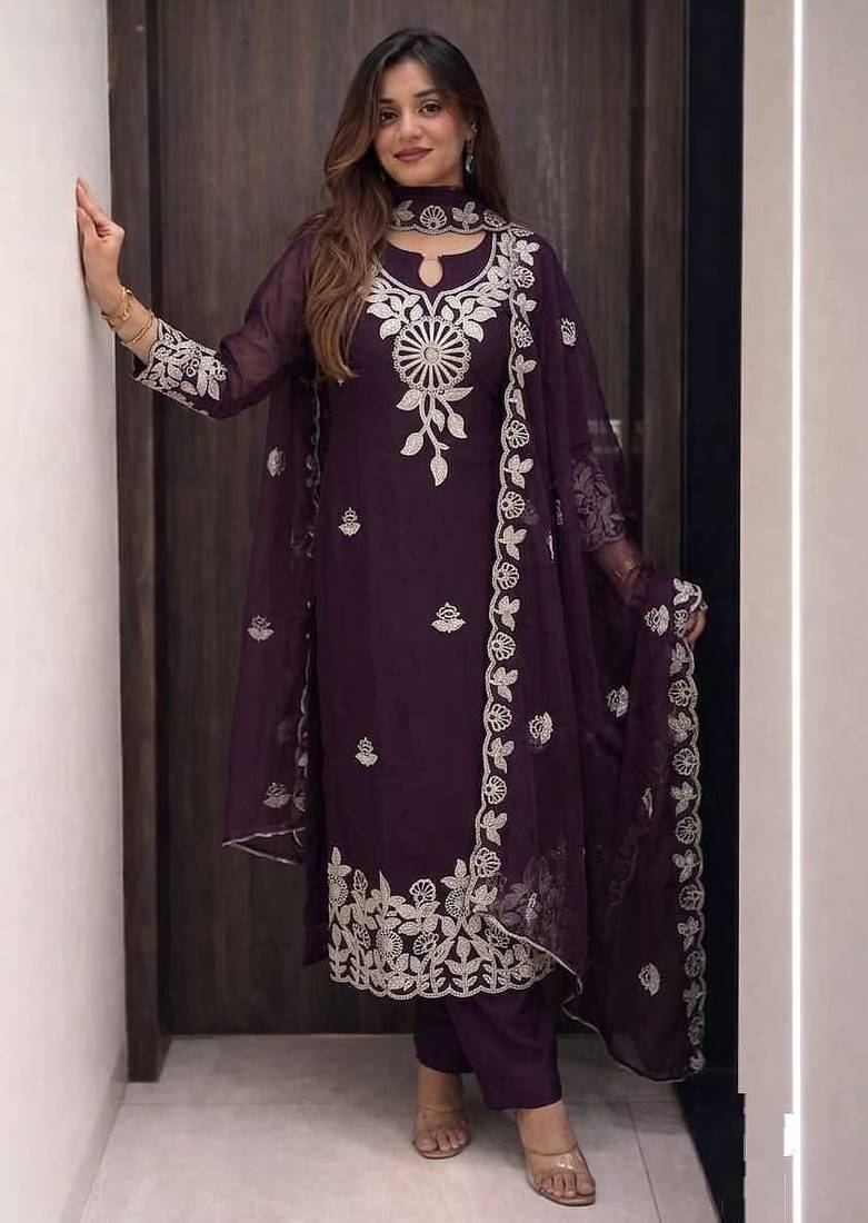 Women's Embroidered silk blend Kurta Pant with Dupatta Set 