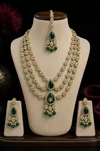 Muti layered Green Kundan Bridal Necklace earring maangtikka Jewellery Set for wedding festival 