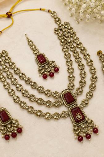 Muti layered Maroon Kundan Bridal Necklace earring maangtikka Jewellery Set for wedding festival