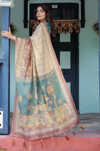 Elegant ivory beige handloom saree with nature-inspired artistic pallu with blouse