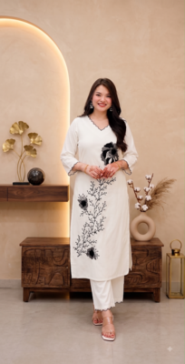 Women white & black floral embroidered kurta with trousers 1