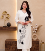Women white & black floral embroidered kurta with trousers