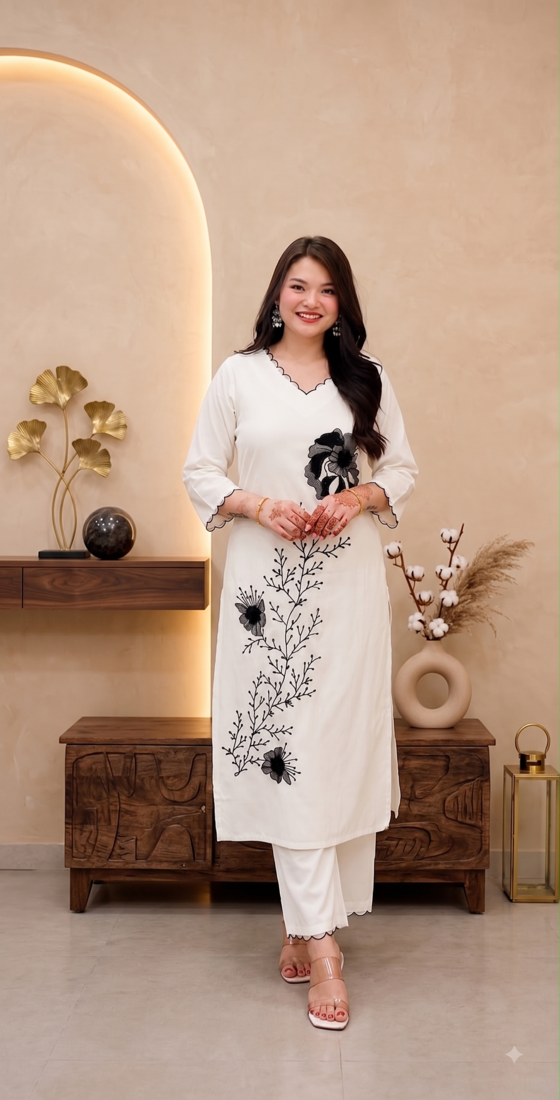 Women white & black floral embroidered kurta with trousers
