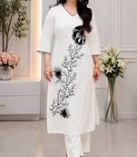 Women white & black floral embroidered kurta with trousers