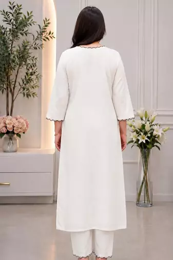 Women white & black floral embroidered kurta with trousers