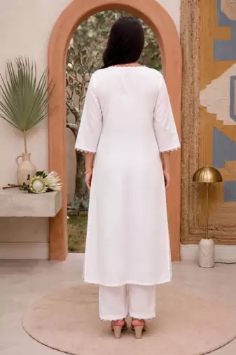 Women white & red floral embroidered kurta with trousers
