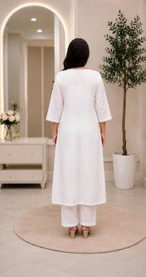Women white & red floral embroidered kurta with trousers 3