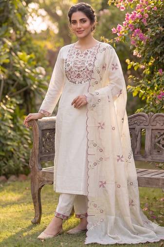 White embroidered straight kurti pant set with scallop border dupatta