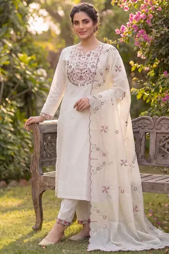 White embroidered straight kurti pant set with scallop border dupatta