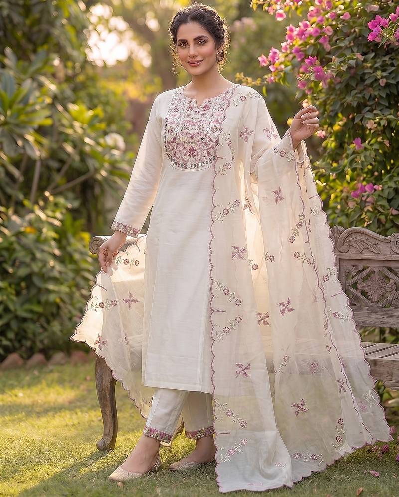White embroidered straight kurti pant set with scallop border dupatta