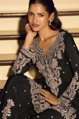 Black embroiderd silk blendpalazzo suit