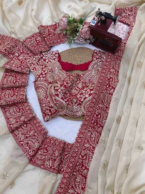 Off White Color Intricate Thred With Sequnce Work Glass Organza Silk Blend Saree  3