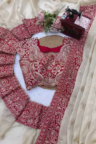 Off White Color Intricate Thred With Sequnce Work Glass Organza Silk Blend Saree 