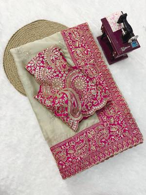 Off White Color Intricate Thred With Sequnce Work Glass Organza Silk Blend Saree  5