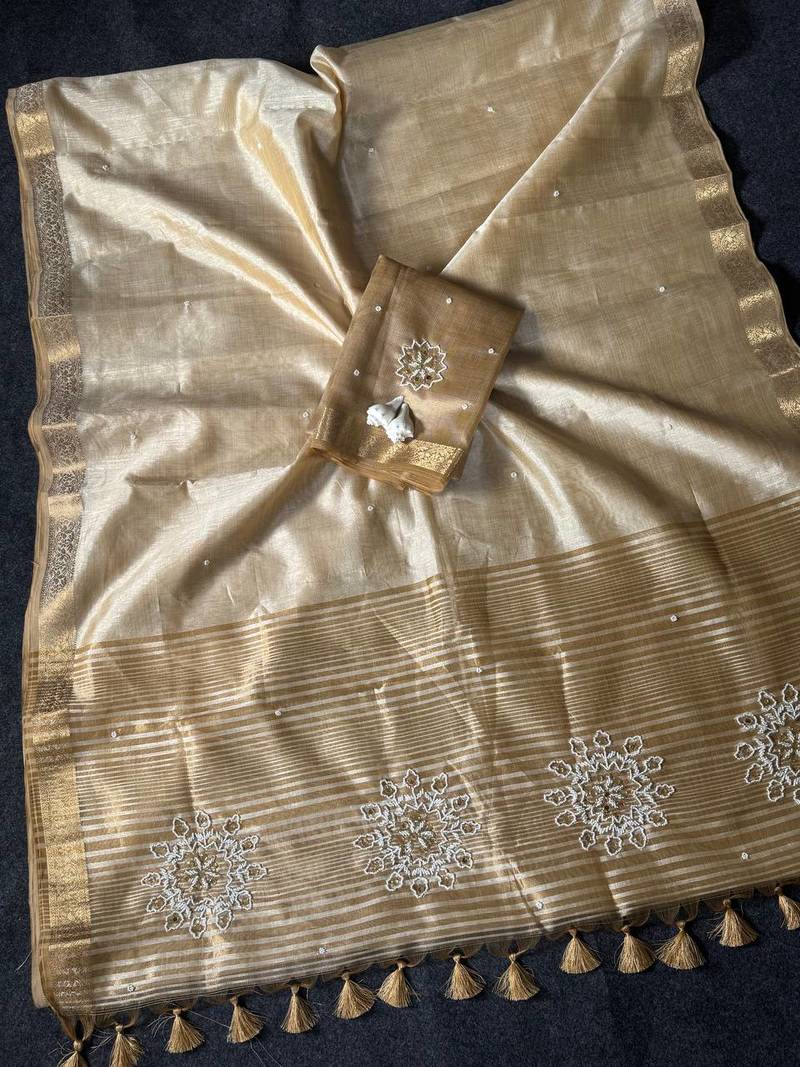 New Rich Soft TRUSSER Golden Zari Weaving Saree With Blouse Set For Women's
