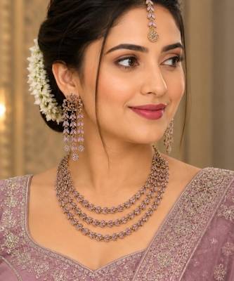 Baby pink mehandi-plated agate stone necklace set with earrings & maang tikka 1