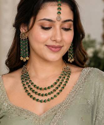 Green mehandi-plated agate stone necklace set with earrings & maang tikka 1