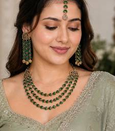 Green mehandi-plated agate stone necklace set with earrings & maang tikka
