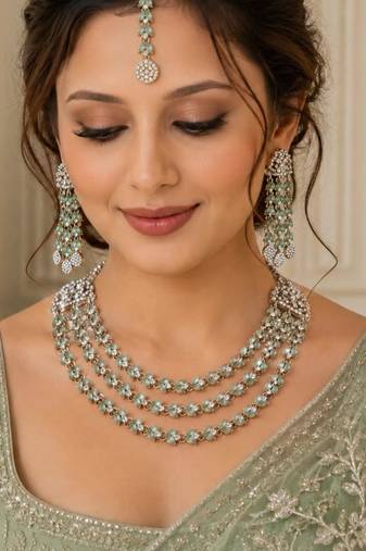 Pista mehandi-plated agate stone necklace set with earrings & maang tikka
