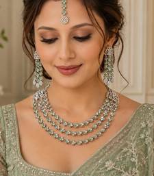 Pista mehandi-plated agate stone necklace set with earrings & maang tikka