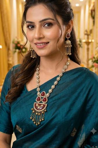 Maroon mehandi-plated agate stone & kundan necklace set with earrings