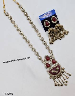 Maroon mehandi-plated agate stone & kundan necklace set with earrings 2