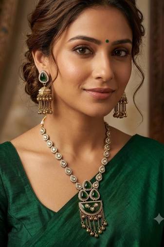 Green mehandi-plated agate stone & kundan necklace set with earrings