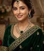 Green mehandi-plated agate stone & kundan necklace set with earrings & maang tikka