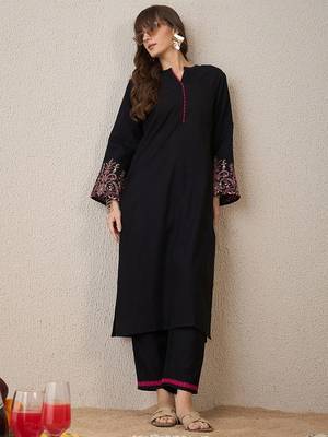 Mandarin Collar Flared Sleeves Thread Work Straight Kurta With Trouser 1