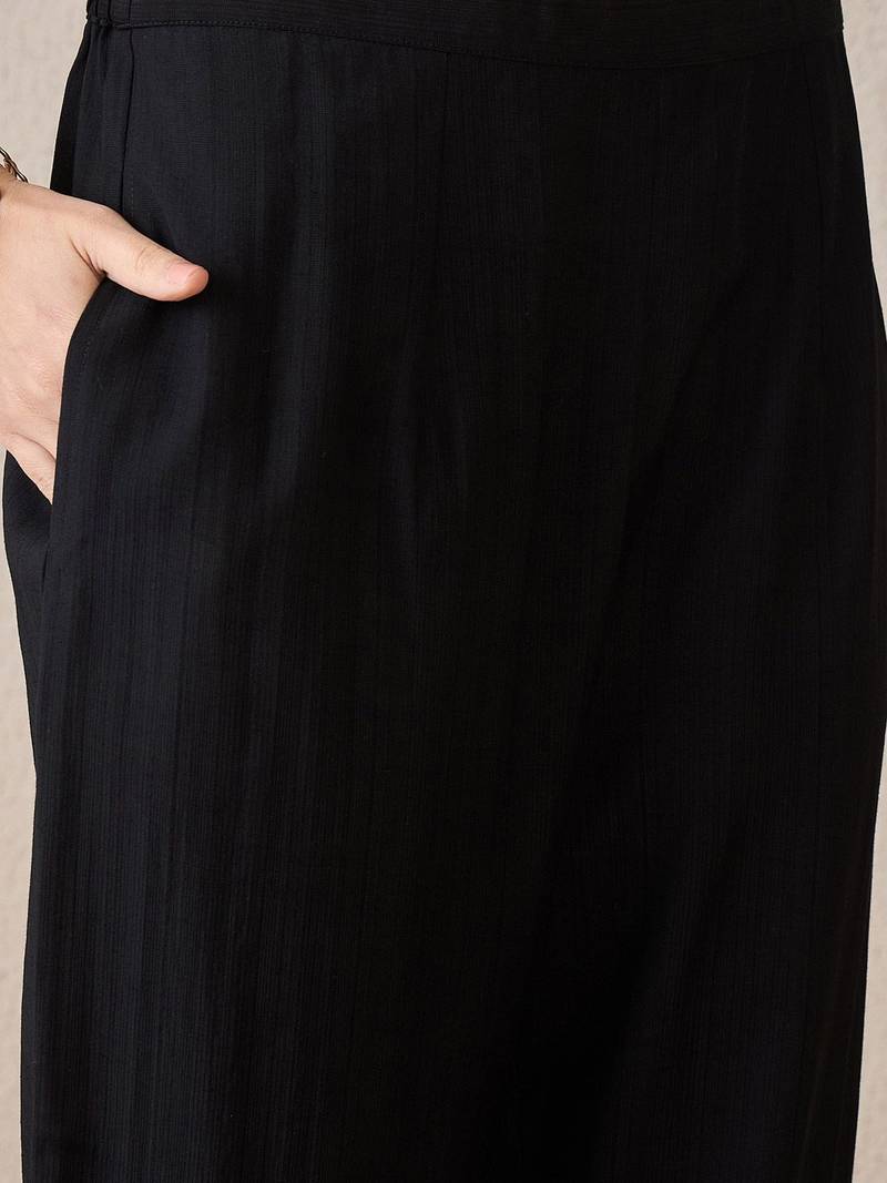 Mandarin Collar Flared Sleeves Thread Work Straight Kurta With Trouser