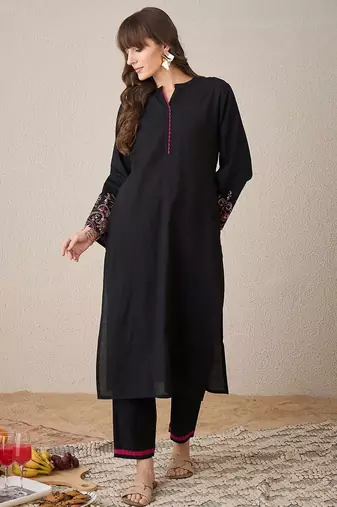 Mandarin Collar Flared Sleeves Thread Work Straight Kurta With Trouser