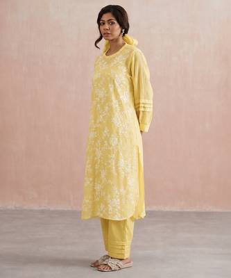 Yellow embroidered mul chanderi kurta set 2
