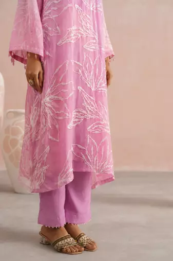 Lavender ombre embroidered mul chanderi kurta set