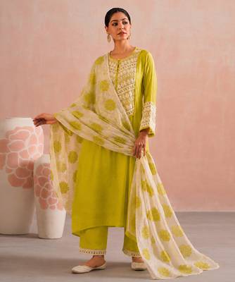 Lime green embroidered mul chanderi kurta set 4