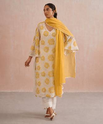 Off white yellow embroidered mul chanderi kurta set 1