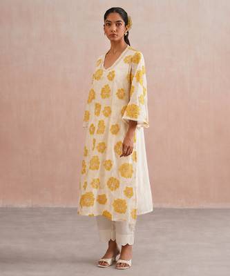 Off white yellow embroidered mul chanderi kurta set 3