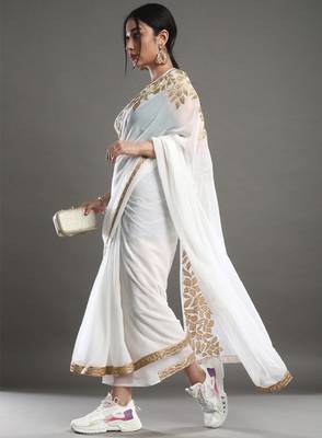 Off white & gold-toned floral embroidered saree 2