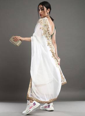 Off white & gold-toned floral embroidered saree 3