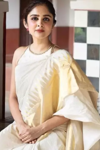 Woven designed zari kanjeevaram saree