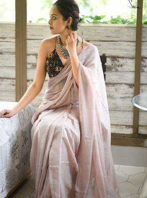 Beige solid cotton blend saree 3